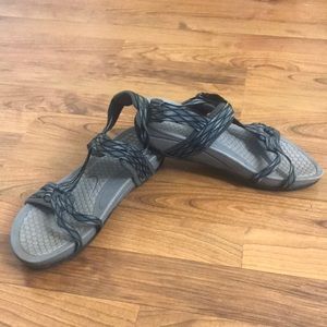Bartraps size 8 sandal